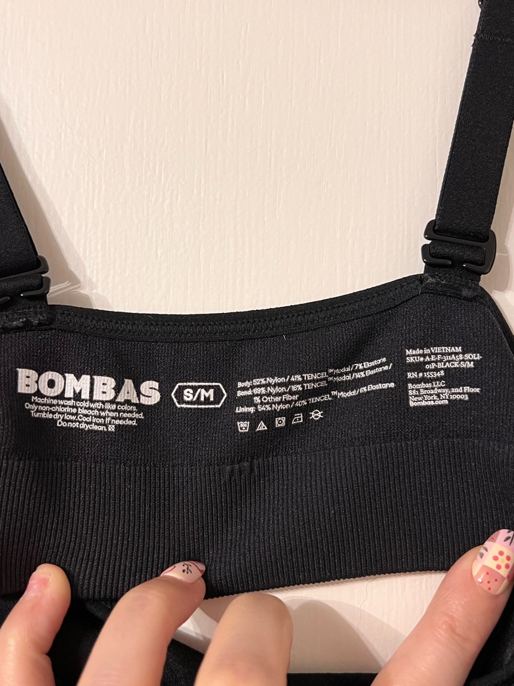 NEW BOMBAS BLACK TRIANGLE SEAMLESS BRALETTE ✨ - Picture 3 of 4